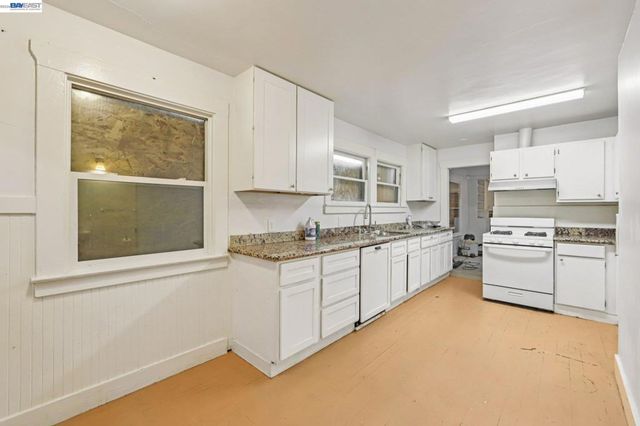 5826 Avenal, Oakland, CA 94605