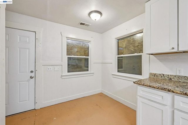 5826 Avenal, Oakland, CA 94605