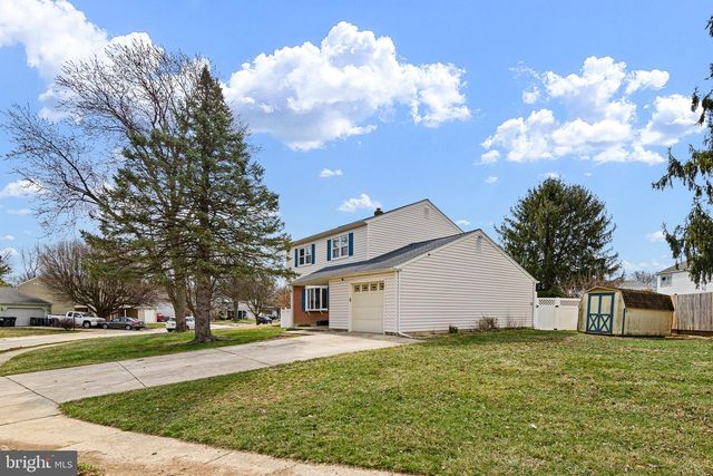 12 LESLEY LN, New Castle, DE 19720