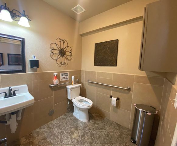 302 W Main ST 101, Round Rock, TX 78664