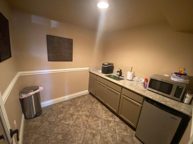 302 W Main ST 101, Round Rock, TX 78664