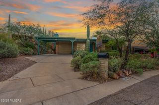 2889 W Desert Crest Drive, Tucson, AZ 85713