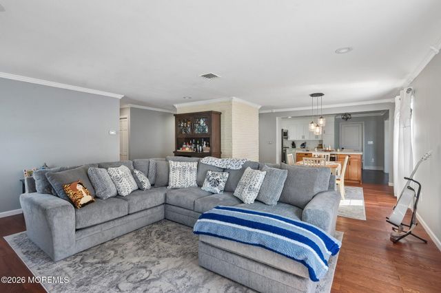 210 Deerfield Lane, Aberdeen, NJ 07747