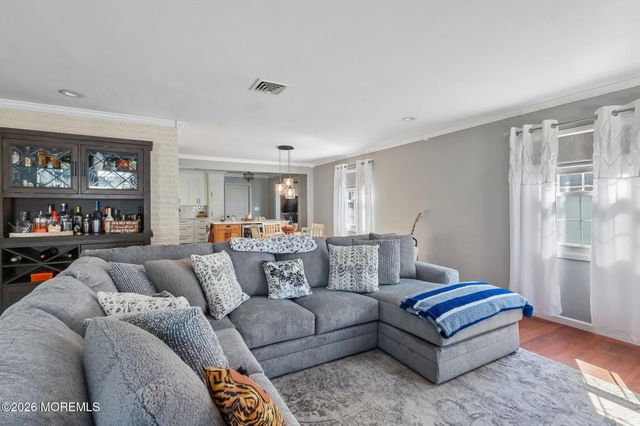 210 Deerfield Lane, Aberdeen, NJ 07747