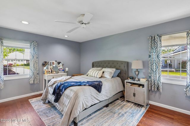 210 Deerfield Lane, Aberdeen, NJ 07747