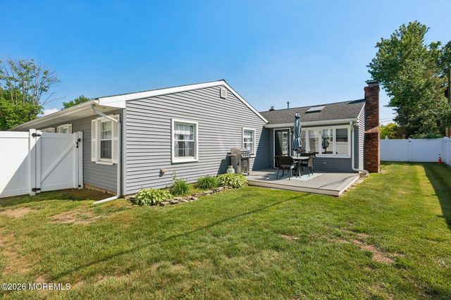 210 Deerfield Lane, Aberdeen, NJ 07747