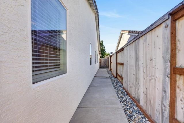 9995 Tarzo Way, Elk Grove, CA 95757