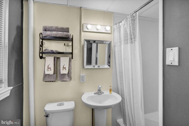 32 S ELM ST, Robesonia, PA 19551