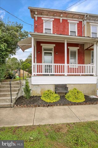 32 S ELM ST, Robesonia, PA 19551