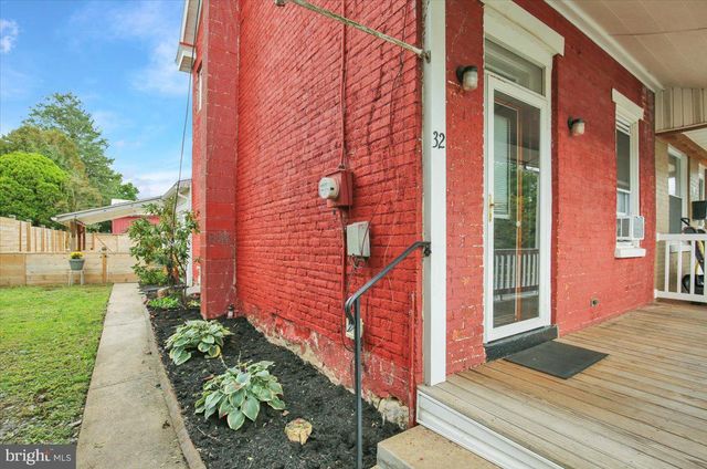 32 S ELM ST, Robesonia, PA 19551