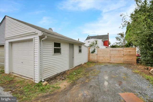 32 S ELM ST, Robesonia, PA 19551