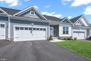 216 RIDGE VIEW LN, Hanover, PA 17331