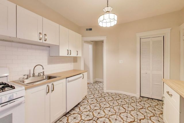 4002 N Hermitage Avenue 1, Chicago, IL 60613