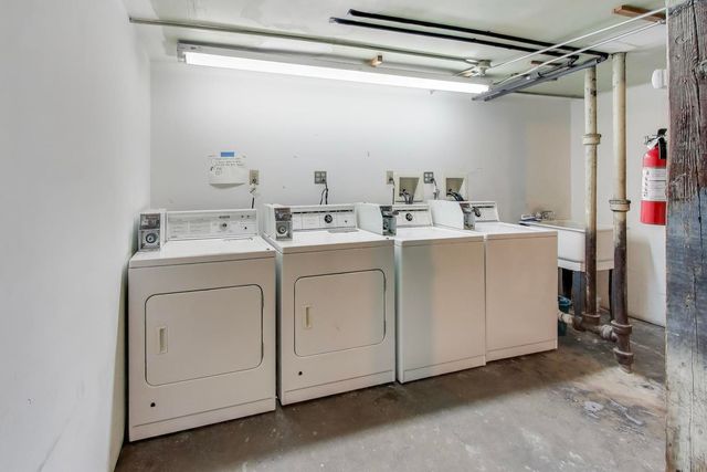 4002 N Hermitage Avenue 1, Chicago, IL 60613