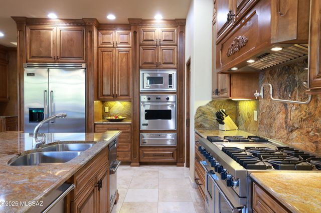 4987 N Creosote Canyon Drive, Tucson, AZ 85749