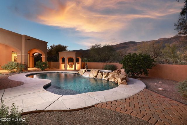 4987 N Creosote Canyon Drive, Tucson, AZ 85749