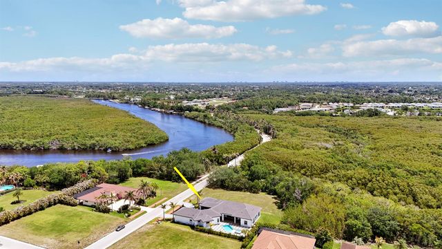 179 SE Via Terra Bella, Port St. Lucie, FL 34952
