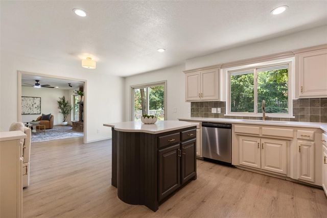 2132 Running Branch Road, Edmond, OK 73013