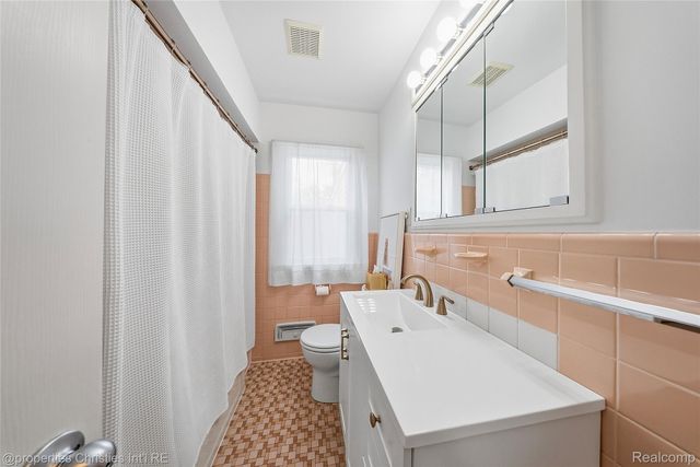 1517 Marywood Drive, Royal Oak Charter Township, MI 48067