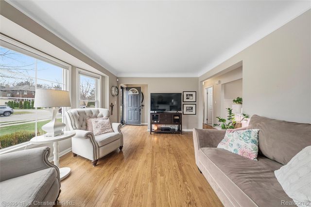 1517 Marywood Drive, Royal Oak Charter Township, MI 48067