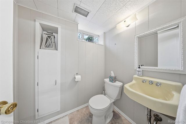 1517 Marywood Drive, Royal Oak Charter Township, MI 48067