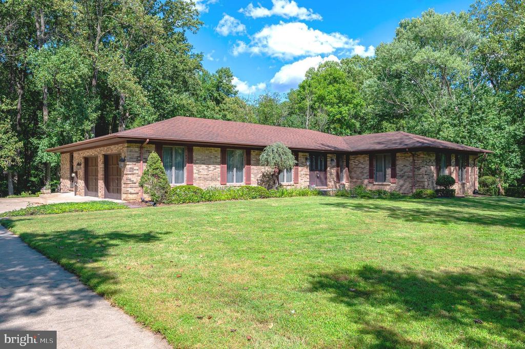 11600 LOCUST GLEN DR, Bowie, MD 20721