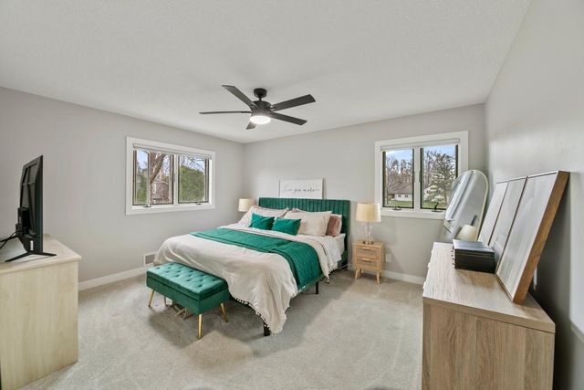 8726 Ivywood Avenue S, Cottage Grove, MN 55016