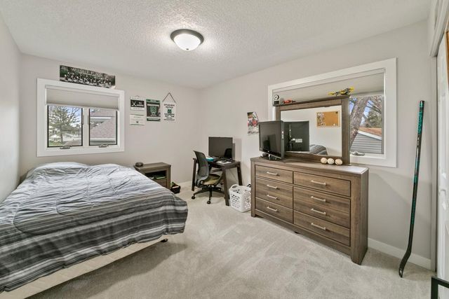 8726 Ivywood Avenue S, Cottage Grove, MN 55016