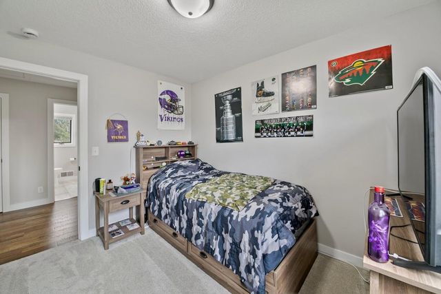 8726 Ivywood Avenue S, Cottage Grove, MN 55016