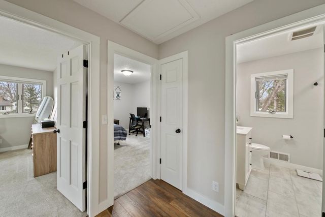 8726 Ivywood Avenue S, Cottage Grove, MN 55016