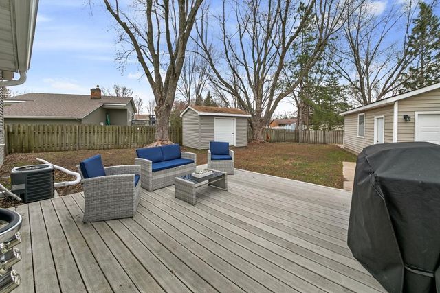 8726 Ivywood Avenue S, Cottage Grove, MN 55016