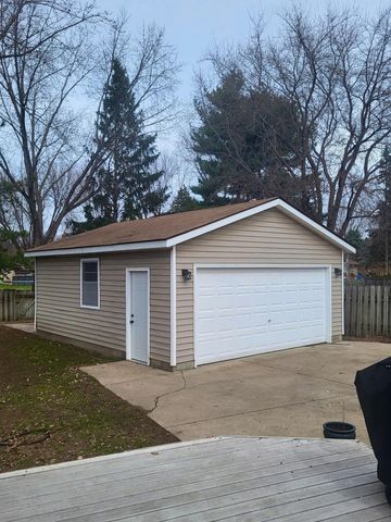 8726 Ivywood Avenue S, Cottage Grove, MN 55016