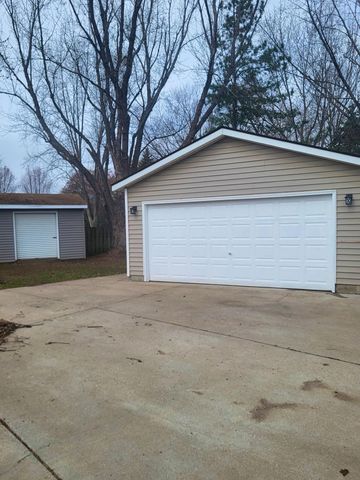 8726 Ivywood Avenue S, Cottage Grove, MN 55016