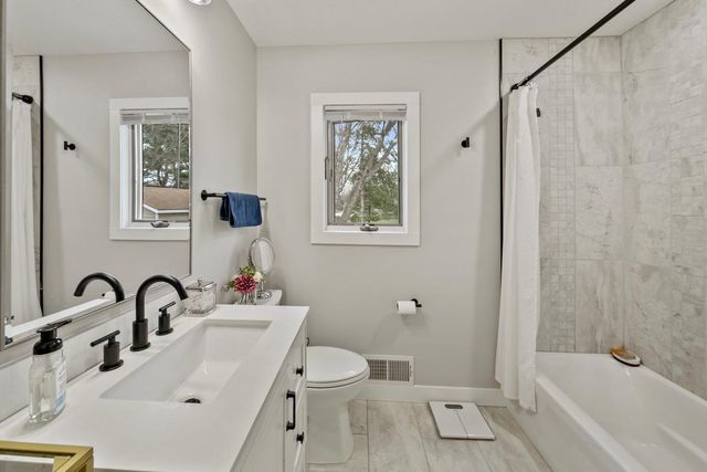 8726 Ivywood Avenue S, Cottage Grove, MN 55016