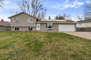 8726 Ivywood Avenue S, Cottage Grove, MN 55016