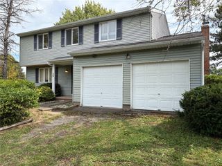28 Settlers Lane, Hamlin, NY 14464