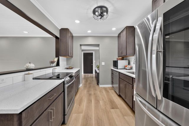 W164N11974 Fond du Lac AVENUE, Germantown, WI 53022