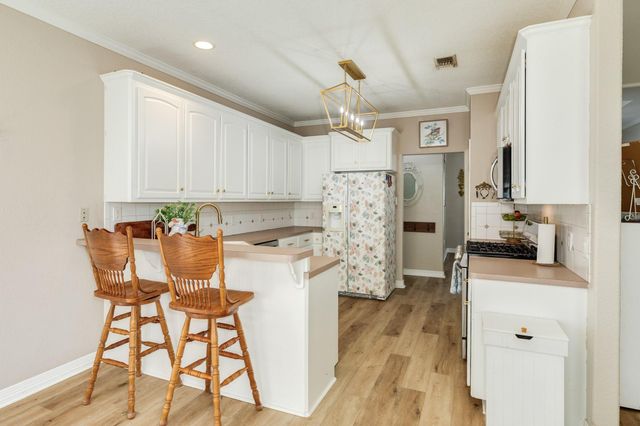 429 N Amherst Drive, West Columbia, TX 77486