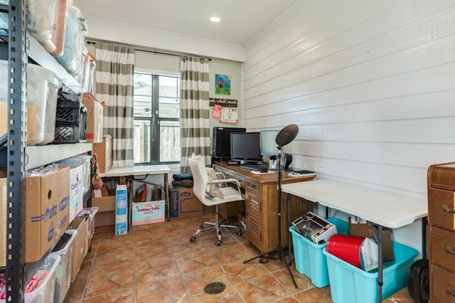 429 N Amherst Drive, West Columbia, TX 77486