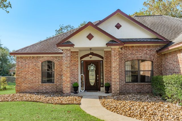 429 N Amherst Drive, West Columbia, TX 77486