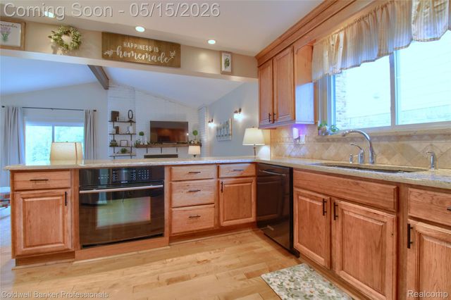 5866 Willow Creek Drive, Canton Charter Township, MI 48187