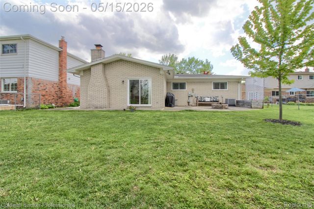 5866 Willow Creek Drive, Canton Charter Township, MI 48187
