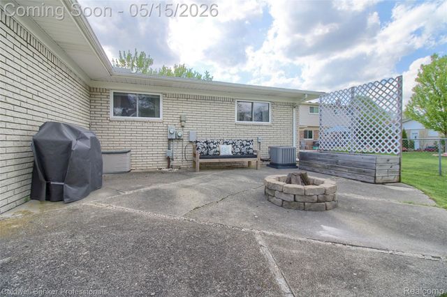 5866 Willow Creek Drive, Canton Charter Township, MI 48187