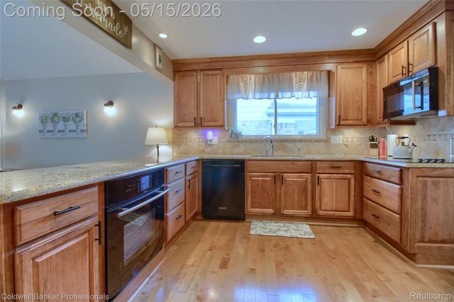 5866 Willow Creek Drive, Canton Charter Township, MI 48187