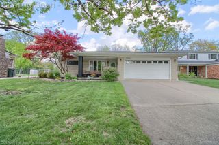 5866 Willow Creek Drive, Canton Charter Township, MI 48187