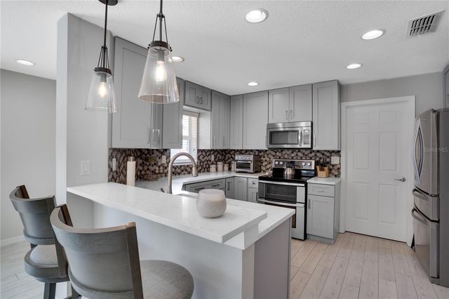 5910 OAK MILL TERRACE, Palmetto, FL 34221