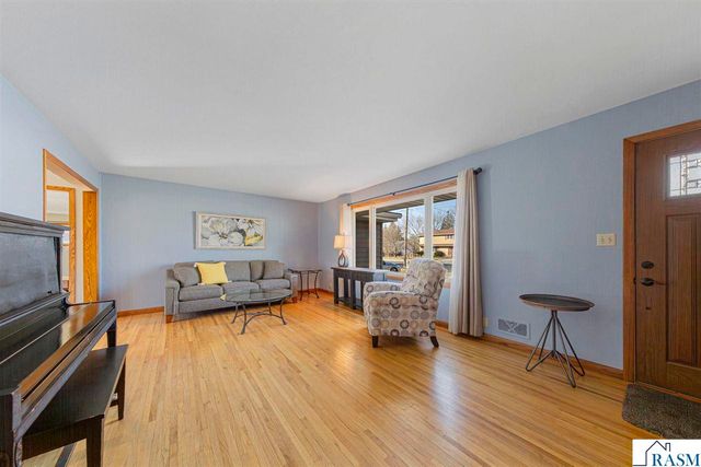 2028 Roe Crest Drive, North Mankato, MN 56003