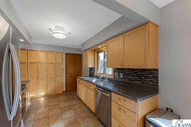 2028 Roe Crest Drive, North Mankato, MN 56003