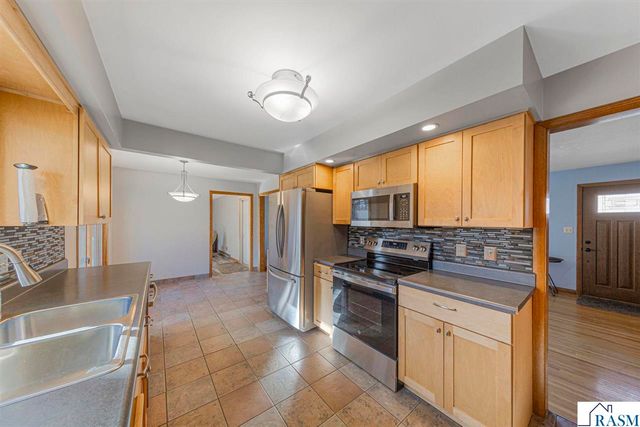 2028 Roe Crest Drive, North Mankato, MN 56003