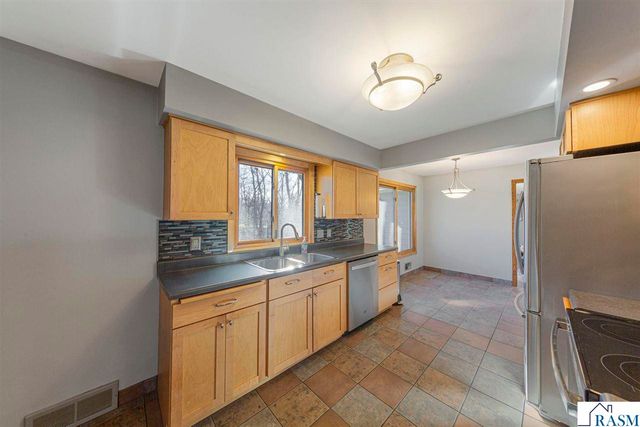 2028 Roe Crest Drive, North Mankato, MN 56003